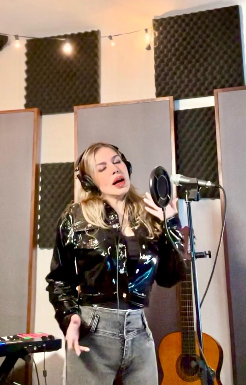María de Jesús Hernández, vocal coach, artísticamente conocida como Tabata